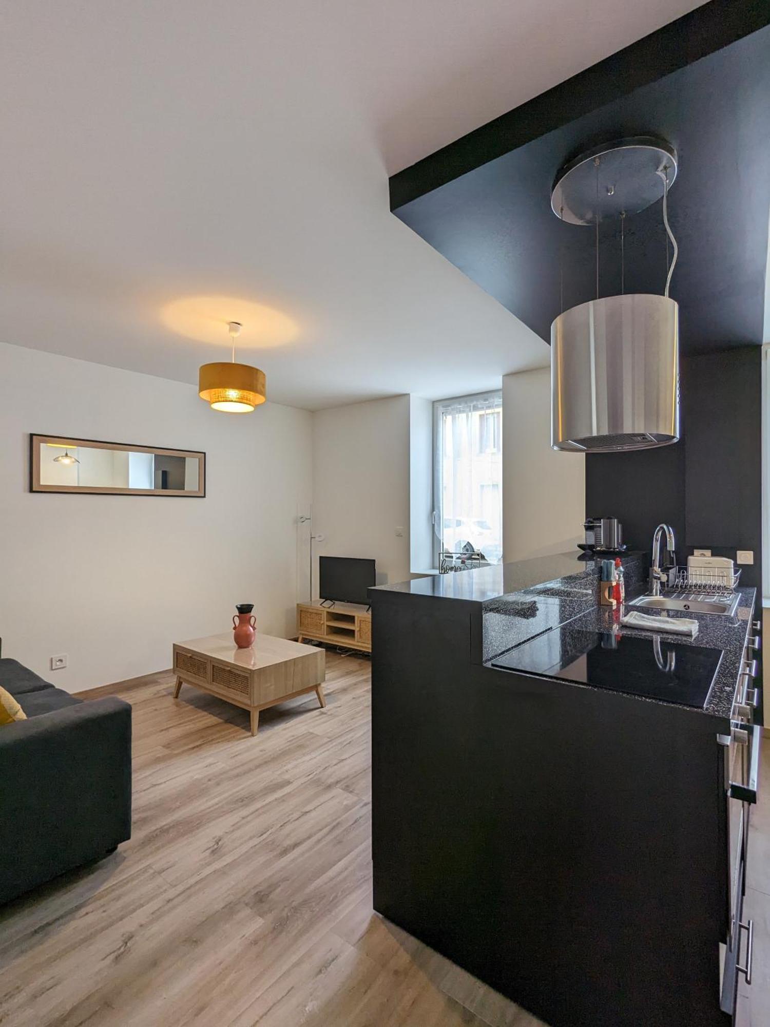 Douceur Roannaise Apartment Руан Екстериор снимка